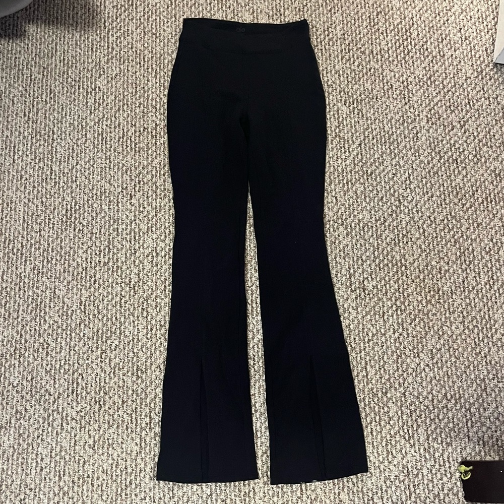 ALO YOGA Airbrush High-Waist Flutter Legging